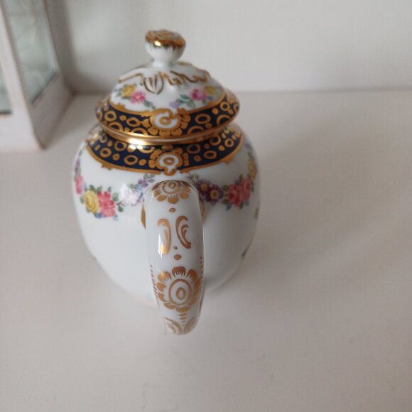 Gorgeous 1985 Franklin Mint TOURNAY Fine Porcelain Birds and Flower Mini Teapot - Picture 3 of 13